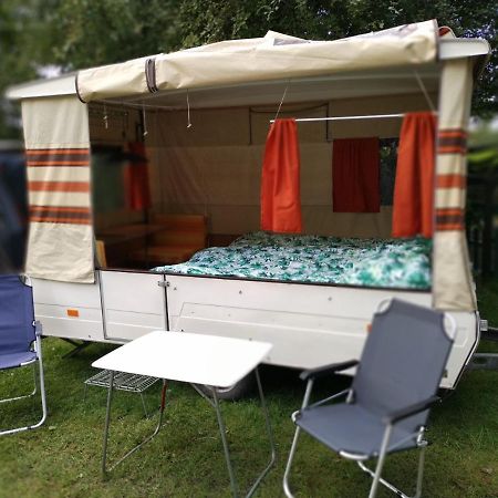 Retro Vouwwagen Hotel Tynaarlo Kültér fotó